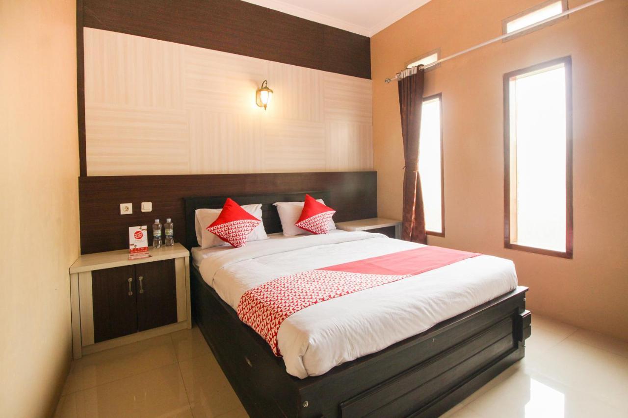 Oyo 820 Abad Baru Hotel Pangandaran Exterior foto
