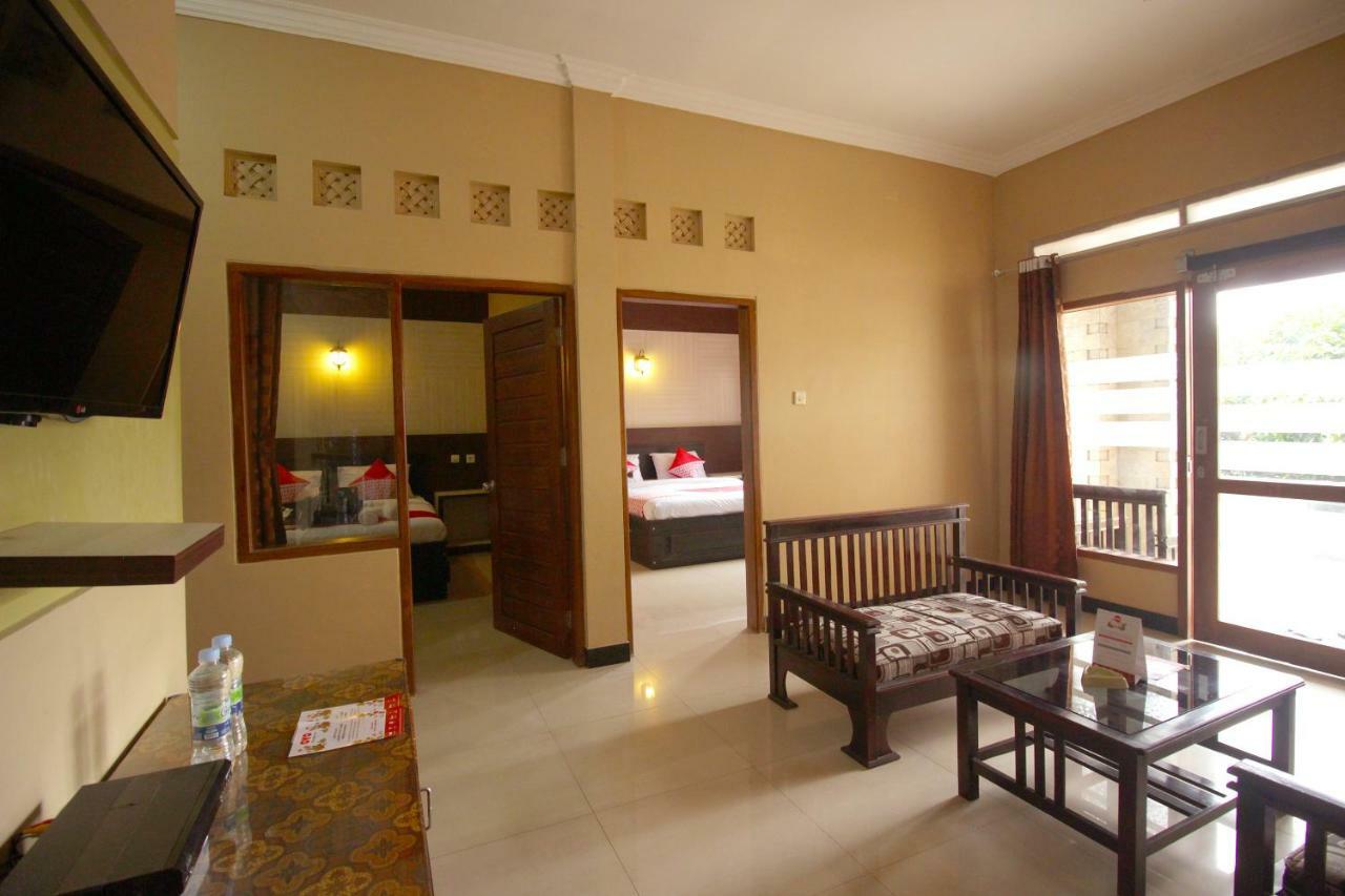 Oyo 820 Abad Baru Hotel Pangandaran Exterior foto