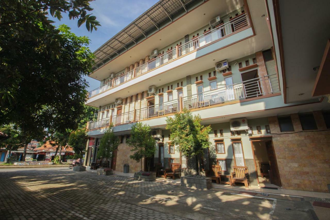 Oyo 820 Abad Baru Hotel Pangandaran Exterior foto