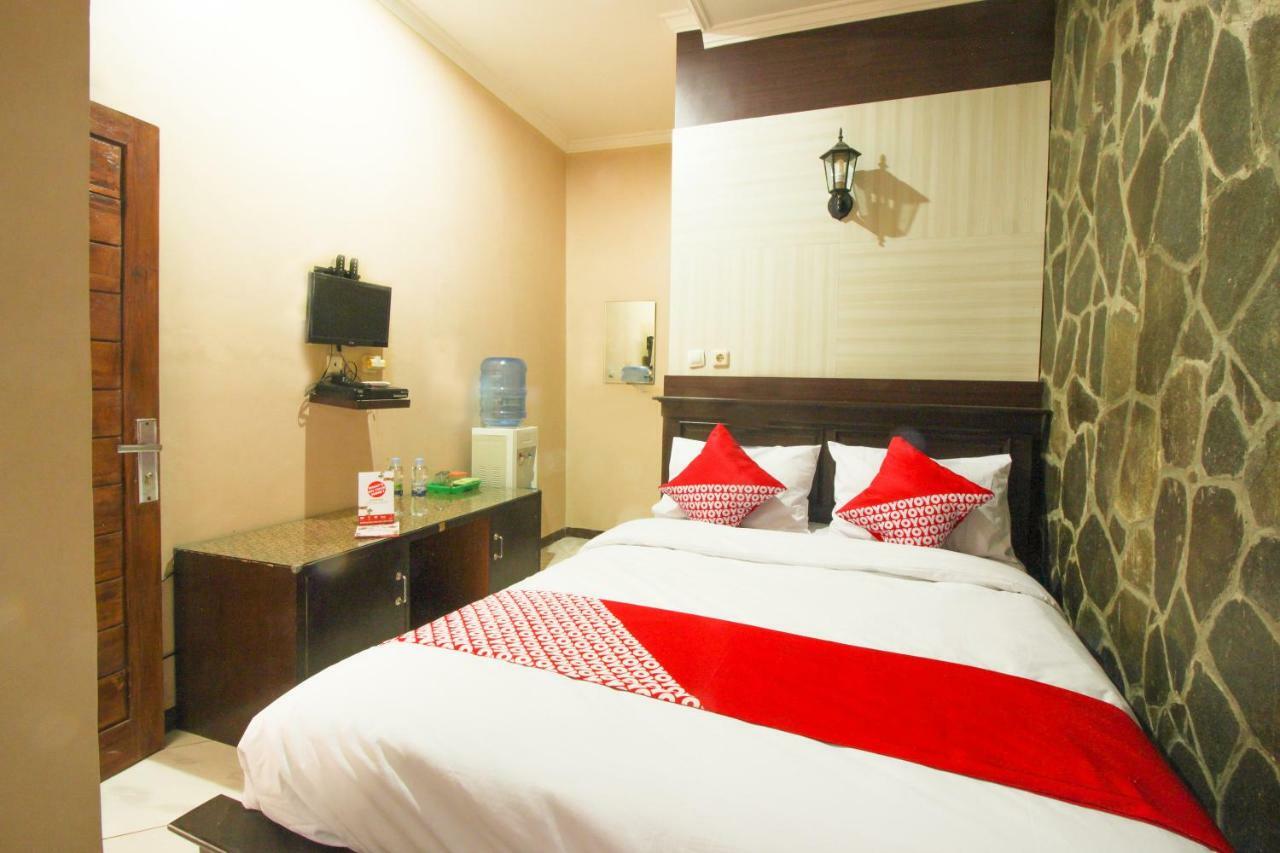 Oyo 820 Abad Baru Hotel Pangandaran Exterior foto